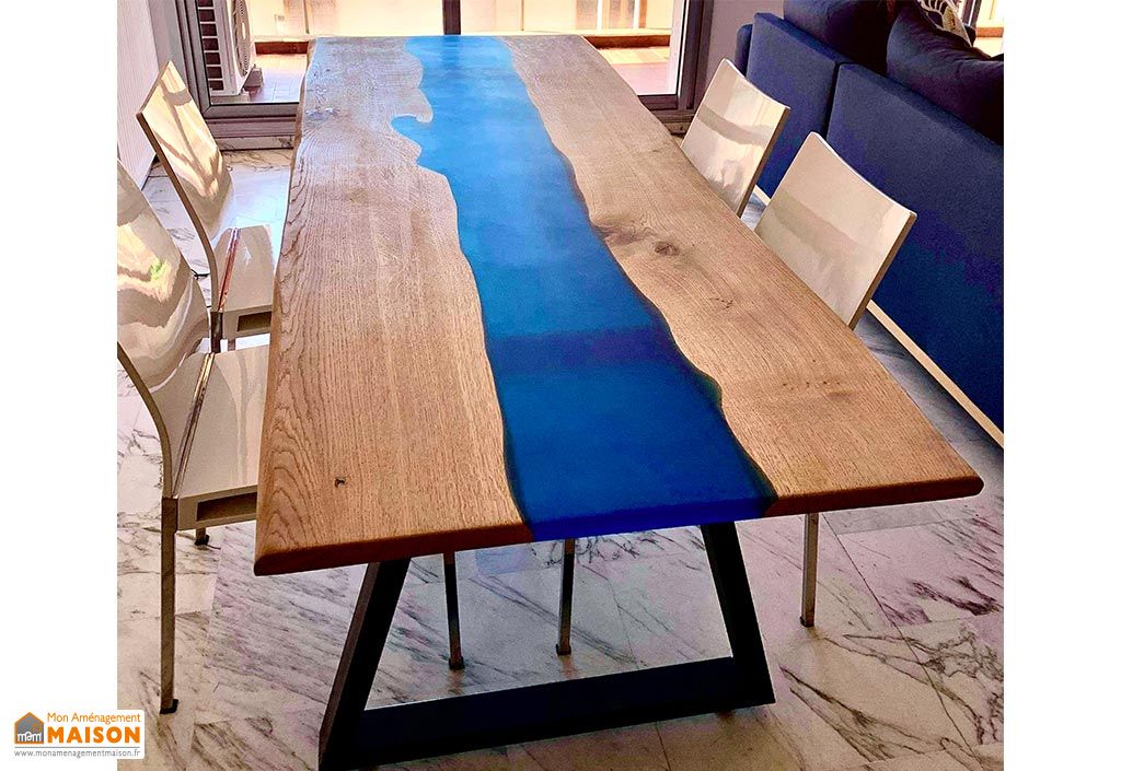 table a manger en bois de chene et resine epoxy bleu marine 180 cm wood bar project