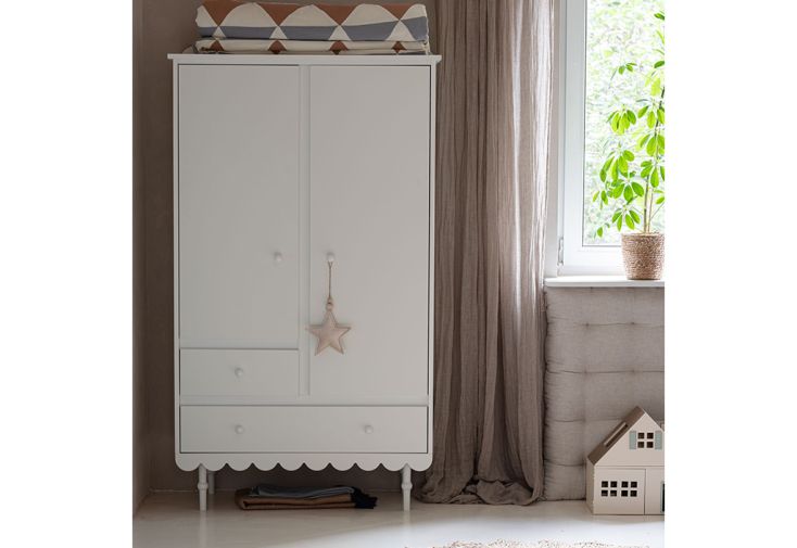 Armoire en bois pour enfants deux tiroirs et penderie – Babushka