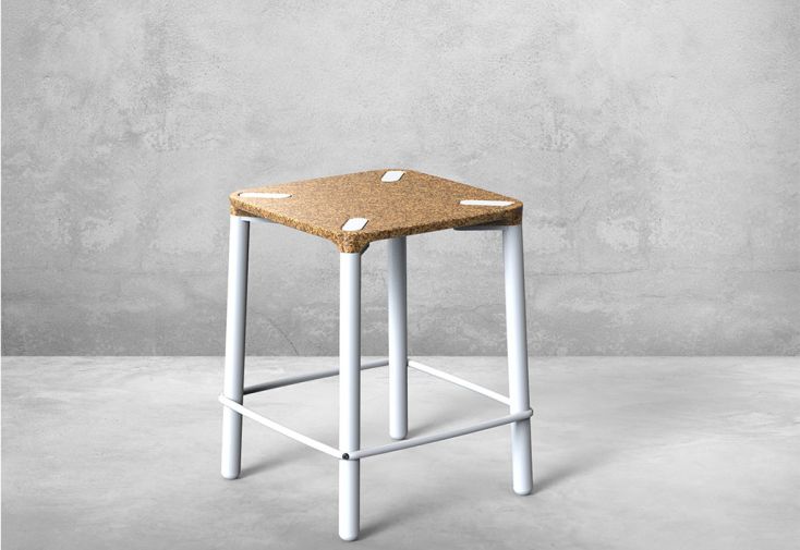 Tabouret design en métal et drêches recyclées – H 45 cm