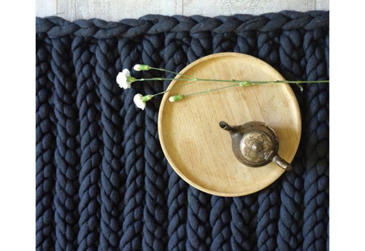 Tapis en laine tricoté à la main Chevron 140 x 200 cm