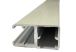 profil blanc en aluminium pour former un angle