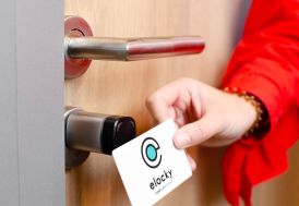 Demonstration utilisation carte badge connecté pour serrure bluetooth