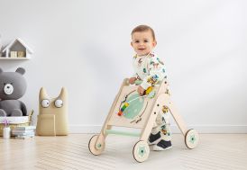 Chariot de marche en bois brut