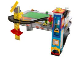 Circuit de course en bois Kidkraft : voiture, hélicoptère et avion