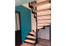 Escalier double quart tournant sur mesure en métal et bois Mondrian