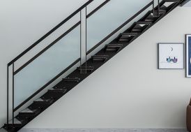 Garde-corps en verre pour escalier sur mesure en métal