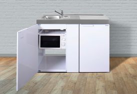Kitchenette en métal blanc avec micro-ondes et réfrigérateur