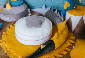 pouf en velours avec billes de polyester 