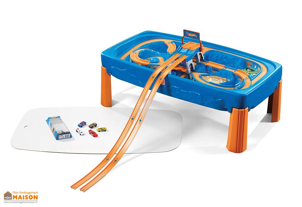 Circuit petite voiture Hot Wheels convertible en table à dessin