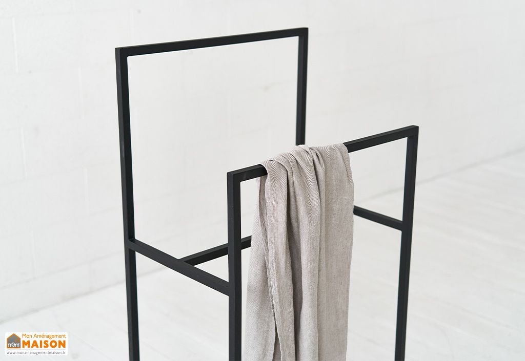 Portant à vêtements minimaliste en acier 60 x 35 x 120 cm - Only - IDDO  Slow Living