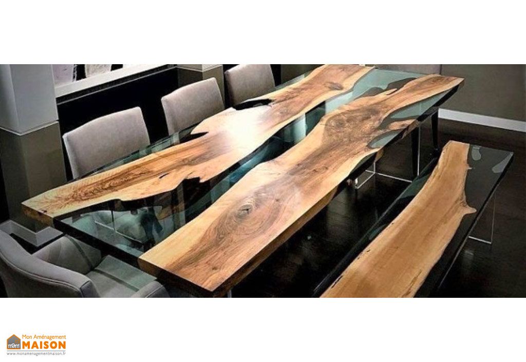 Table à manger en bois et résine translucide et pieds design