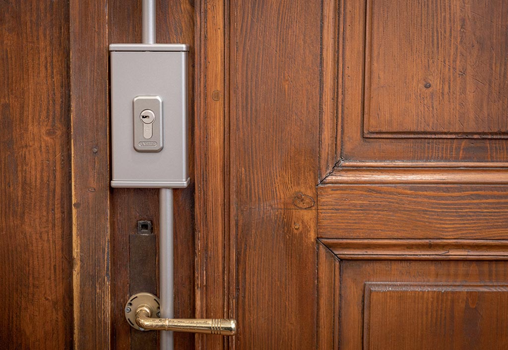 Serrure à crémone pour porte ABUS – hauteur max. 2,75 m