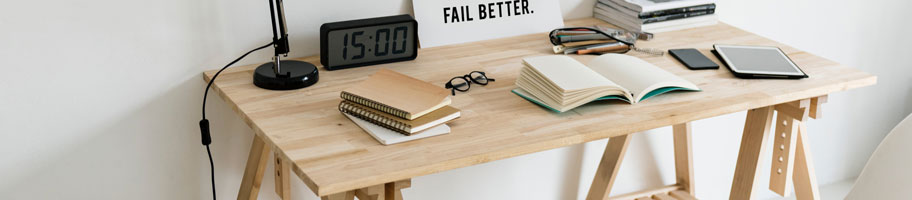 Bureau en bois.