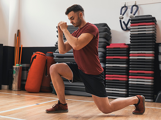 Exercice de fitness fentes
